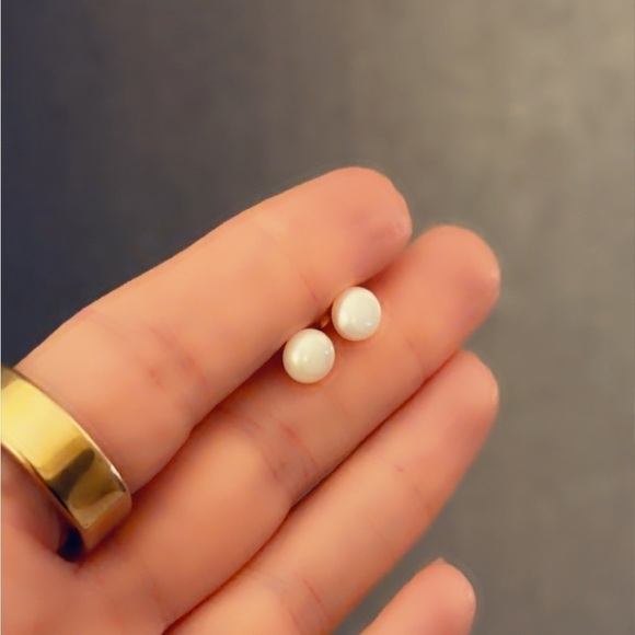 14K Gold Vermeil Freshwater Pearl Stud Earrings 7mm - Picture 5 of 7